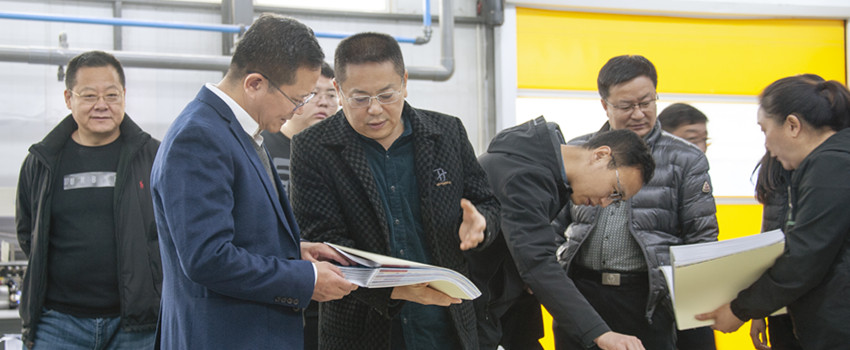 侯景濱走訪印刷、影像市場