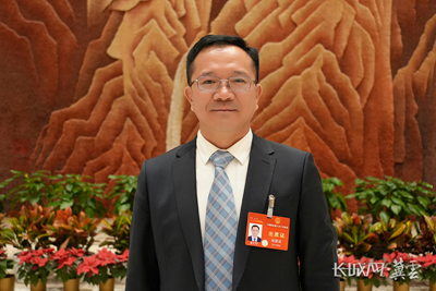 代表履責(zé)，兩會聲音｜中國樂凱黨委書記、董事長侯景濱履職盡責(zé)、建言獻策